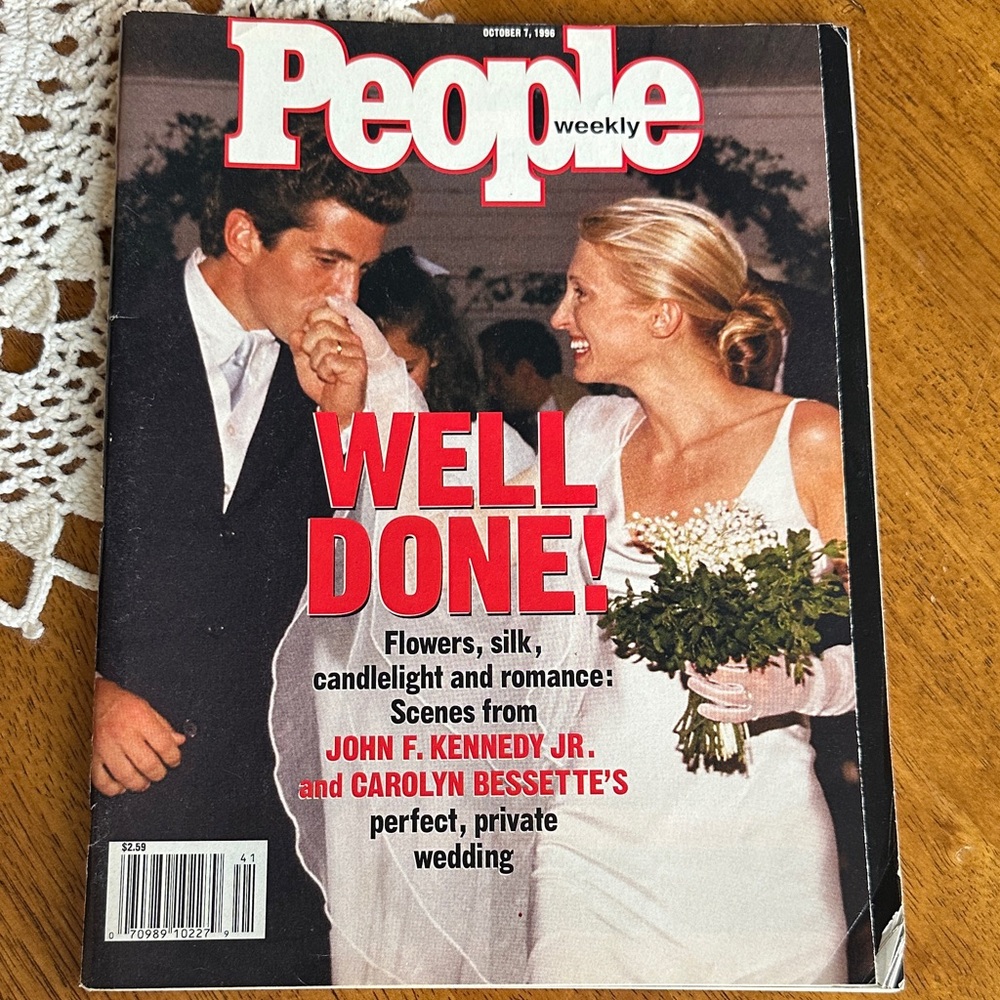 People Magazine October 7, 1996 featuring JFK Jr and Carolyn Bessette